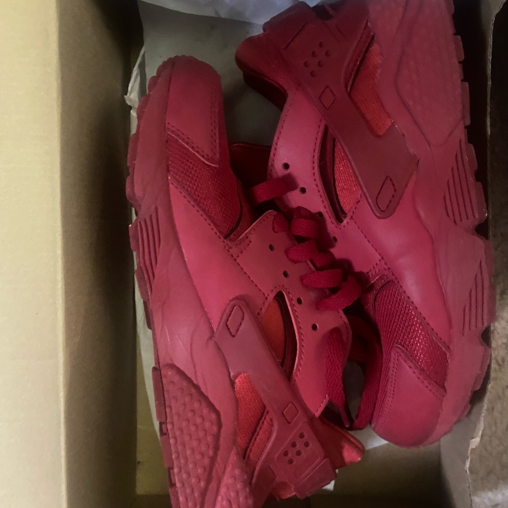Red Huaraches
